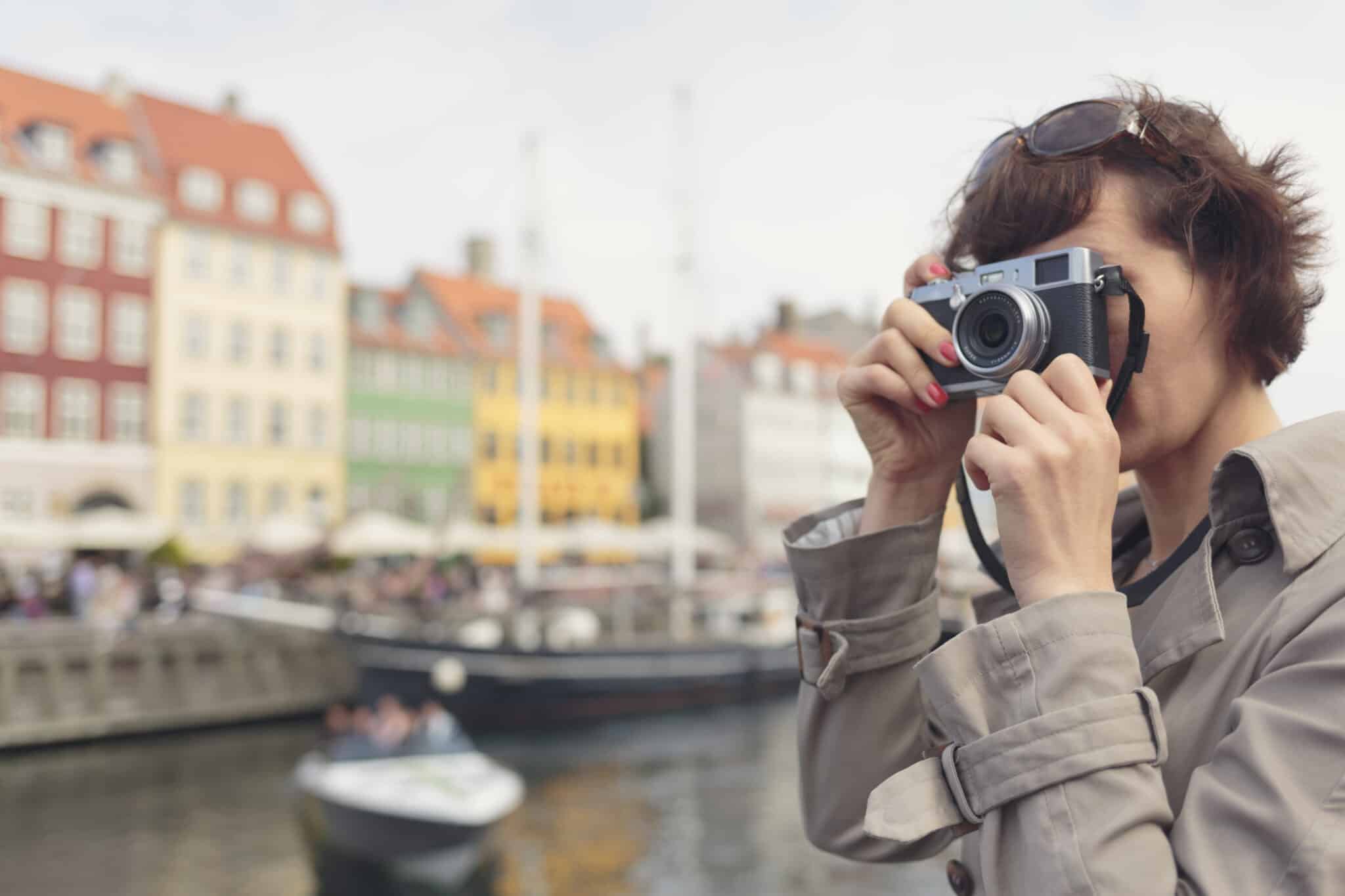 How to Choose The Best Compact Camera For You